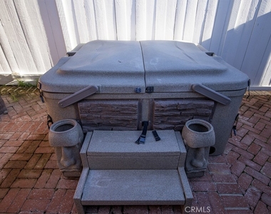 1086 Glenneyre Street - Photo Thumbnail 34
