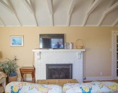 1086 Glenneyre Street - Photo Thumbnail 14