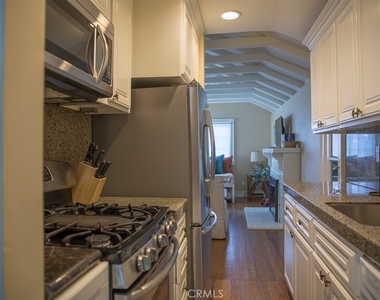1086 Glenneyre Street - Photo Thumbnail 15