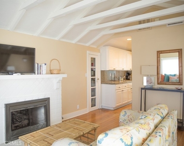 1086 Glenneyre Street - Photo Thumbnail 11