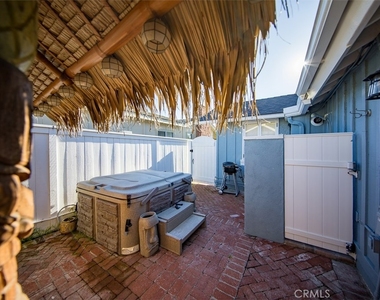 1086 Glenneyre Street - Photo Thumbnail 37