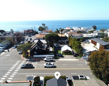 1086 Glenneyre Street - Photo Thumbnail 3