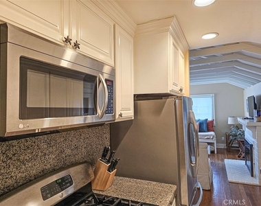 1086 Glenneyre Street - Photo Thumbnail 19