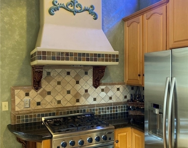 231 Avenida Princesa - Photo Thumbnail 10