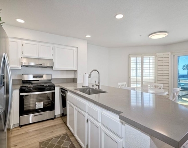 400 N Pacific Street - Photo Thumbnail 7