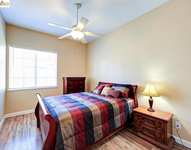 4050 Pier Point - Photo Thumbnail 32