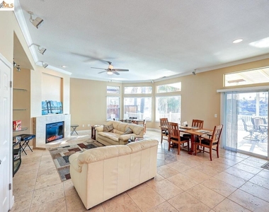 4050 Pier Point - Photo Thumbnail 16