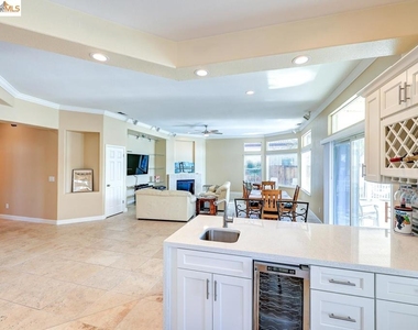 4050 Pier Point - Photo Thumbnail 13