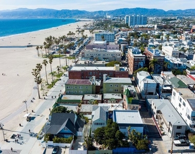 17 Sunset Avenue - Photo Thumbnail 30