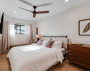 17 Sunset Avenue - Photo Thumbnail 11