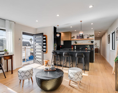 17 Sunset Avenue - Photo Thumbnail 8