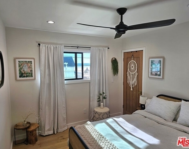 17 Sunset Avenue - Photo Thumbnail 21