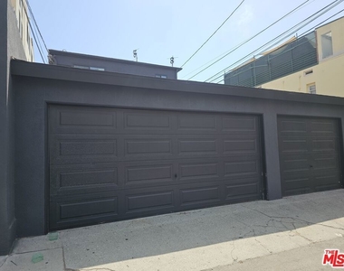 17 Sunset Avenue - Photo Thumbnail 29