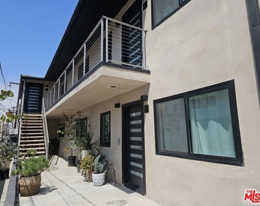17 Sunset Avenue - Photo Thumbnail 25
