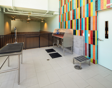 687 S Hobart Boulevard - Photo Thumbnail 21