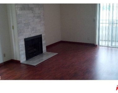 1607 N Glendon Avenue - Photo Thumbnail 5