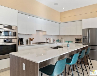 929 Bernardi Lane - Photo Thumbnail 24
