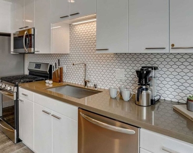 732 S Spring Street - Photo Thumbnail 23
