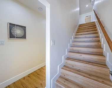 5633 La Mirada Avenue - Photo Thumbnail 16
