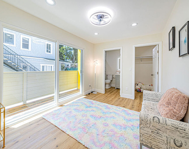 5633 La Mirada Avenue - Photo Thumbnail 8