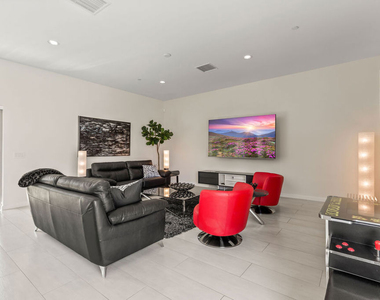 1052 Audrey Drive - Photo Thumbnail 10