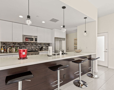 1052 Audrey Drive - Photo Thumbnail 5