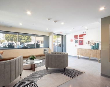 1126 N Cornwell Street - Photo Thumbnail 8