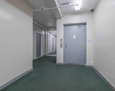 2619 W 8th Street - Photo Thumbnail 5