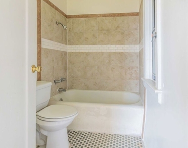 2619 W 8th Street - Photo Thumbnail 11