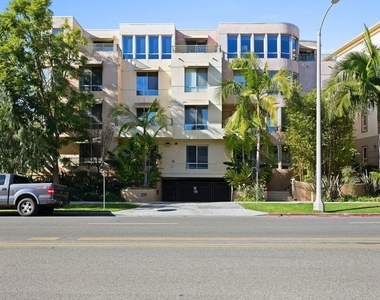 2111 S Beverly Glen Boulevard - Photo Thumbnail 22