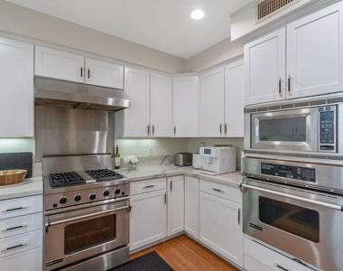 2111 S Beverly Glen Boulevard - Photo Thumbnail 6