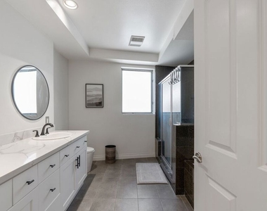 2111 S Beverly Glen Boulevard - Photo Thumbnail 15