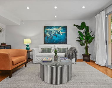2111 S Beverly Glen Boulevard - Photo Thumbnail 4