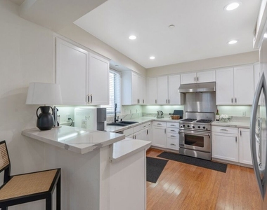 2111 S Beverly Glen Boulevard - Photo Thumbnail 5