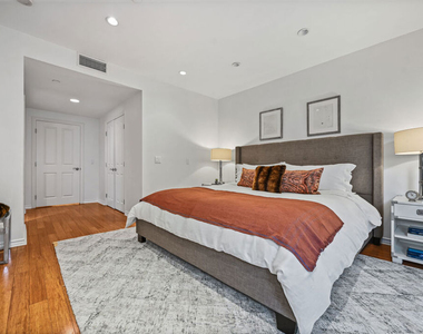 2111 S Beverly Glen Boulevard - Photo Thumbnail 11