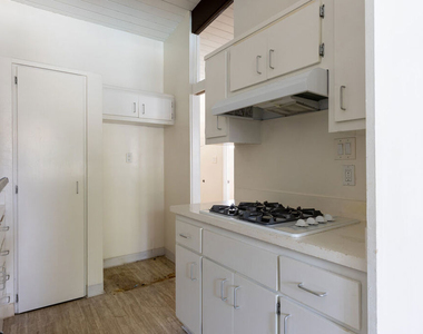 11133 Rose Avenue - Photo Thumbnail 7