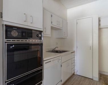 11133 Rose Avenue - Photo Thumbnail 5