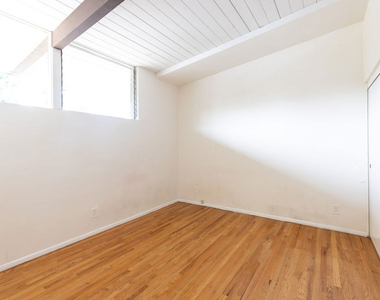 11133 Rose Avenue - Photo Thumbnail 8