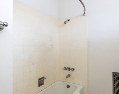 11133 Rose Avenue - Photo Thumbnail 11