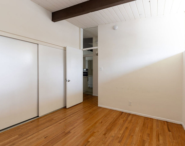 11133 Rose Avenue - Photo Thumbnail 9