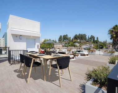 1126 N Cornwell Street - Photo Thumbnail 10