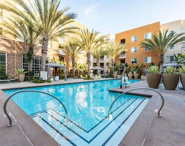 7290 Edinger Avenue - Photo Thumbnail 1