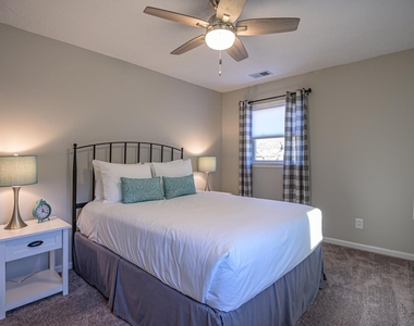 941 Pine Manor - Photo Thumbnail 20