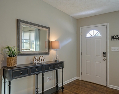 941 Pine Manor - Photo Thumbnail 10