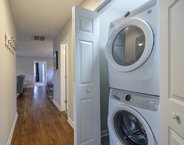 941 Pine Manor - Photo Thumbnail 24