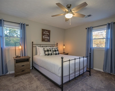 941 Pine Manor - Photo Thumbnail 21