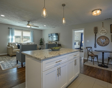 941 Pine Manor - Photo Thumbnail 9