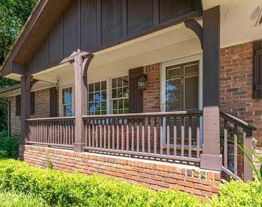 3926 Pineview Drive Se - Photo Thumbnail 5