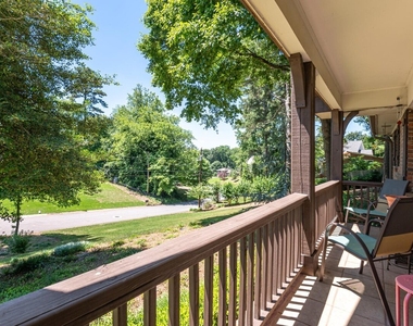 3926 Pineview Drive Se - Photo Thumbnail 4
