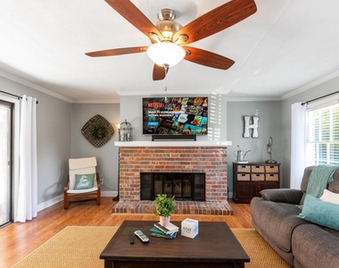 3926 Pineview Drive Se - Photo Thumbnail 14